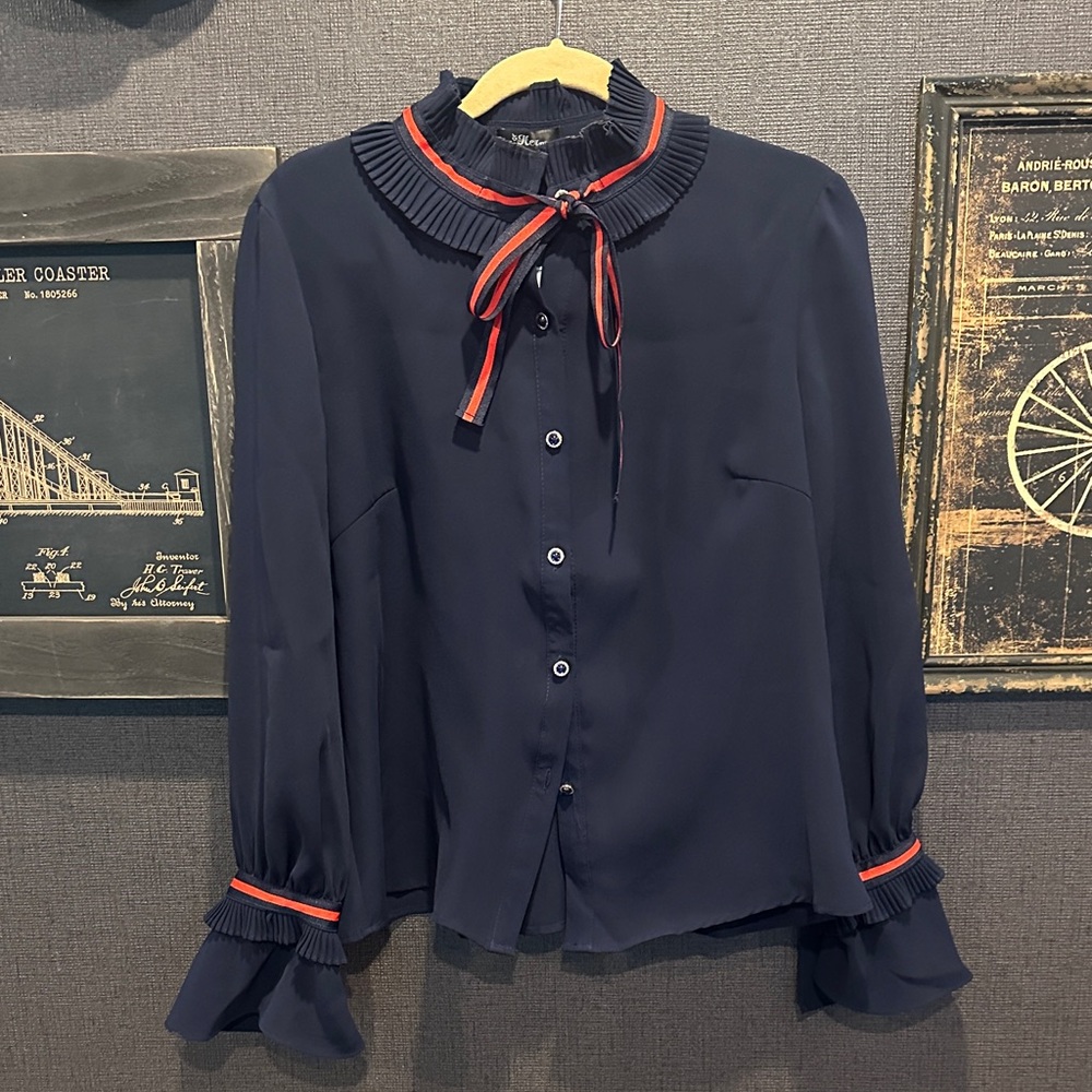 Chic Navy Blouse with Red Accents